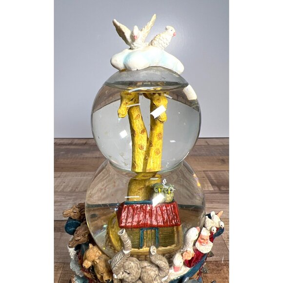 Double Snowglobe Noahs Ark With Giraffes & Animals On Base Music Box - Picture 3 of 5